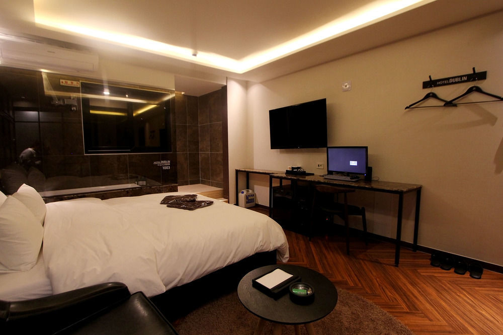 โรงแรมดับลิน ปูซาน ภายนอก รูปภาพ